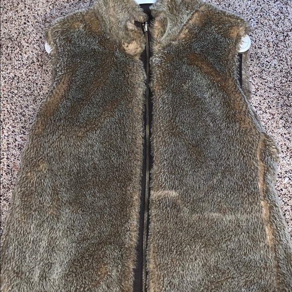 Sherpa Reversible Vest - Picture 1 of 2